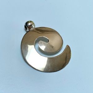 .925 Sterling Silver Swirl Pendant